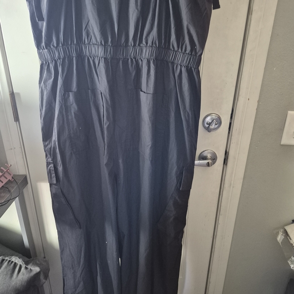 Black Sleeveless Dress - Picture 2 of 5